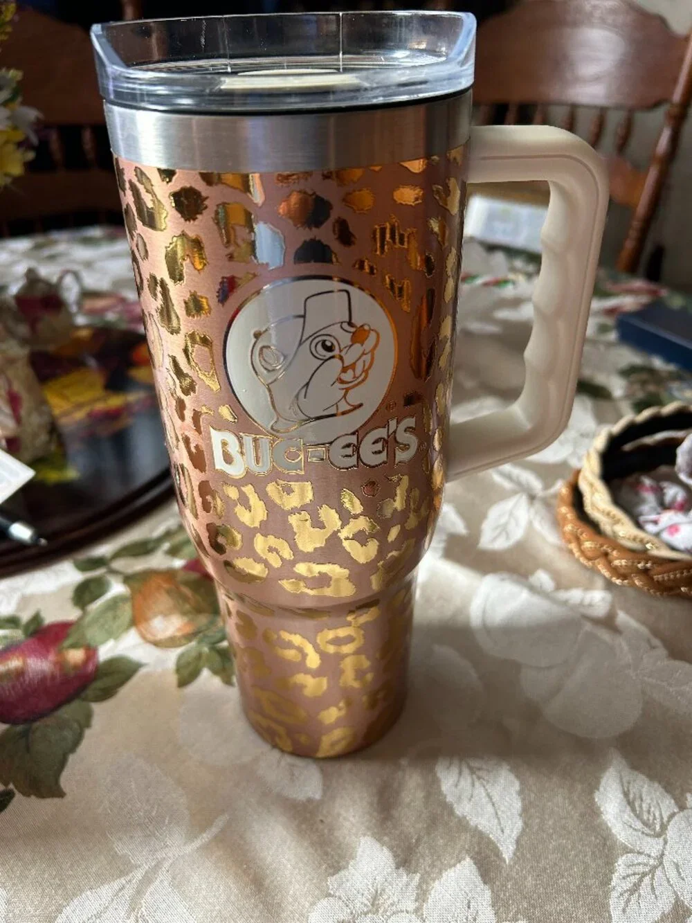 BUC -EES TRAVEL GOLD CUP 40 0Z